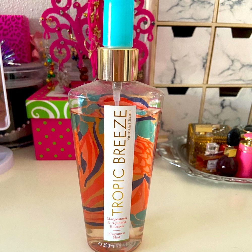 Victoria’s Secret Fragrance Mist “Tropical Breeze”